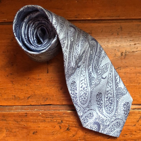 GEOFFREY BEENE 100% silk Blue Textured Paisley Pattern Classic Career $129 NEW - Picture 3 of 11
